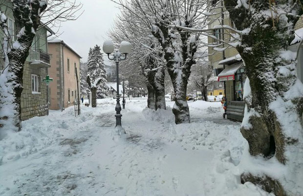 НЕВРЕМЕ НА СЕВЕРУ ЦРНЕ ГОРЕ: На Жабљаку 84 центиметра снега
