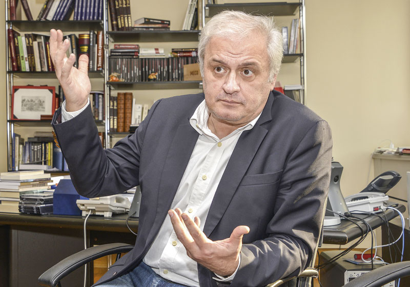 ОДГОВОР ДРАГАНА БУЈОШЕВИЋА: Серије са РТС одлазе због новца и процедура