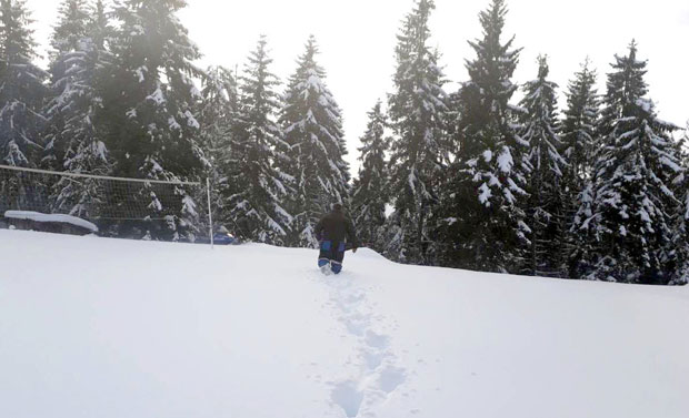 Снег блокирао већину села