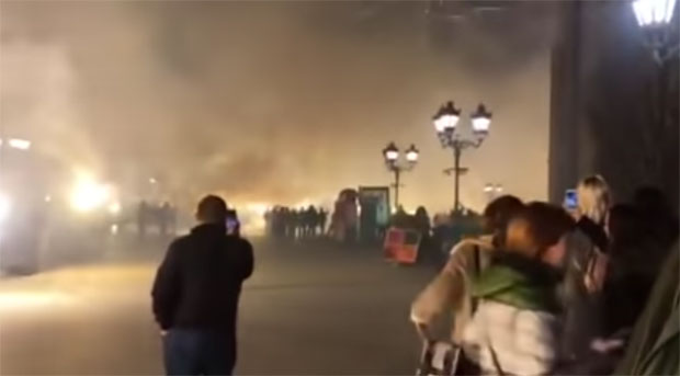 НАВИЈАЧИ ВОЈВОДИНЕ СЛАВЕ РОЂЕНДАН: Бакљада и карневалска атмосфера поводом јубилеја (ВИДЕО)