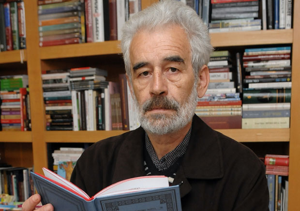 БИБЛИОТЕКА У ЧАЧКУ: Сладоју Дис