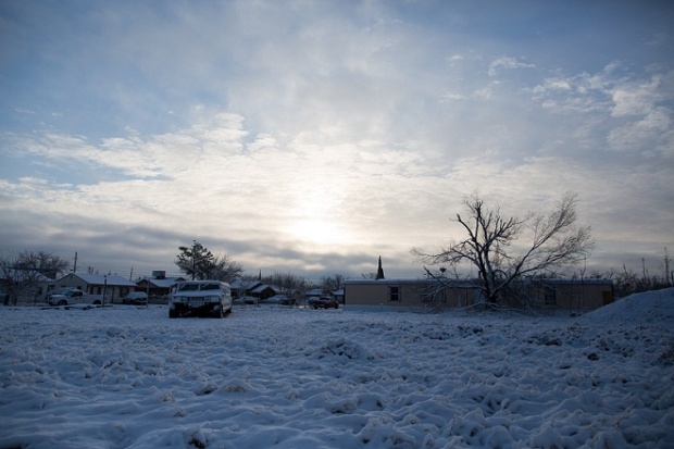 Снежно невреме у САД, одложени летови, затворени путеви