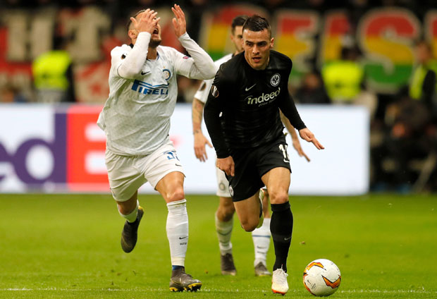 РЕВАНШИ ОСМИНЕ ФИНАЛА ЛЕ: Српски Ајнтрахт јури голове, Бенфика и Живковић желе преокрет против Динама