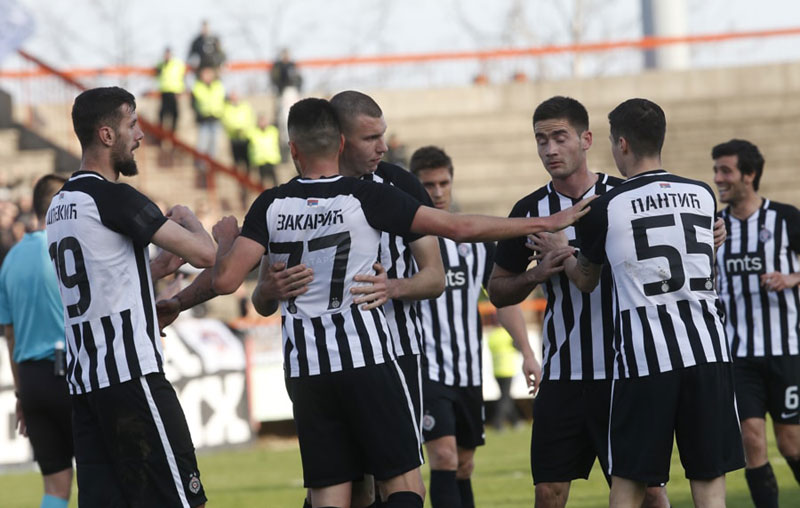 ЦРНО-БЕЛИ УБЕДЉИВИ У КРУШЕВЦУ: Четворка мелем на ране