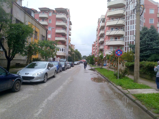 ОРОБИО ДВЕ ЖЕНЕ У ИСТОМ ДАНУ: Пришао с леђа и опљачкао их