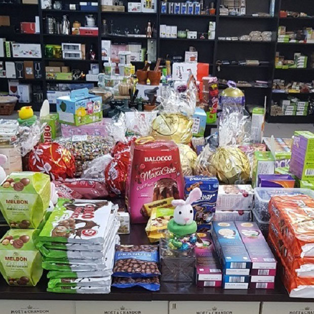 Легално продавали шверцовану робу