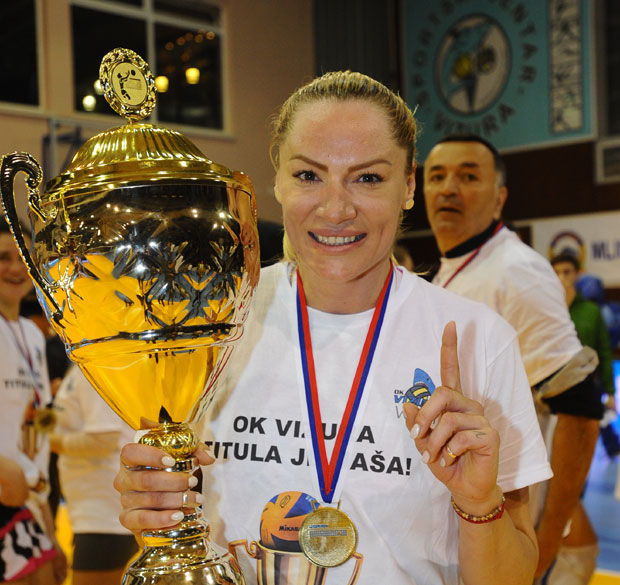 СРПКИЊА ДОБИЛА ДОЗВОЛУ: Слађана Ерић опет у Русији