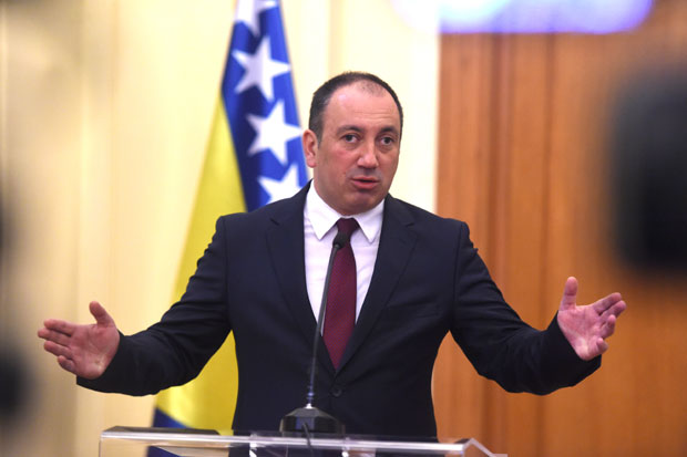 Црнадак: Додик би могао да доведе БиХ на ивицу новог рата