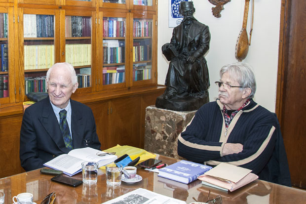 У свакој песми прича