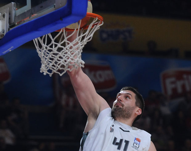 ОСТАЛА ЈОШ МИНИ-НАДА: Партизан гостује у Железнику