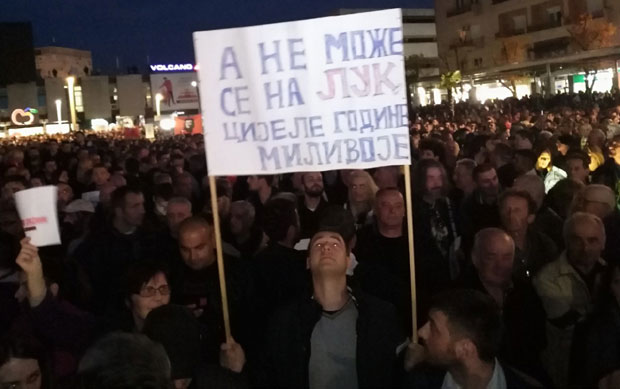 ОДРЖАН ПЕТИ ПРОТЕСТ ОДУПРИ СЕ 97.000: Незадовољни грађани узвикивали Ми смо држава (ФОТО)