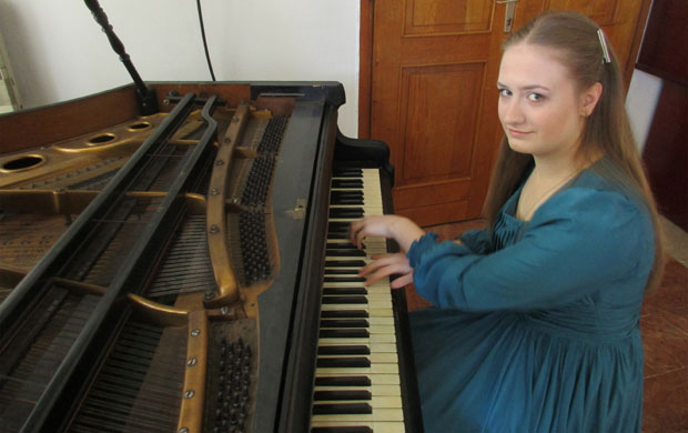 Млади виртуоз на клавиру