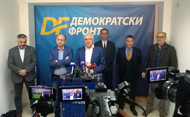 Одбрана Мандића и Кнежевића: Зауставити судску фарсу