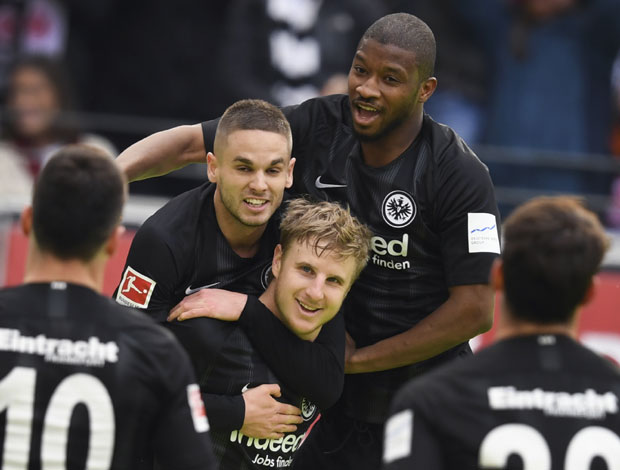 БУНДЕСЛИГА: Костић асистент у победи Ајнтрахта, Бајернова шестица