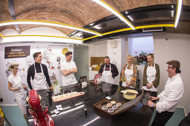 Погледајте како су се познати мушкарци снашли у прављењу пралина!