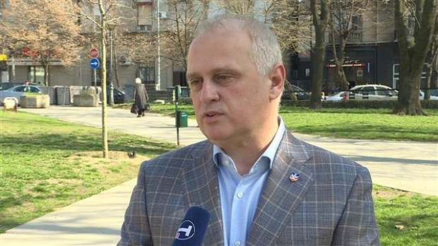 Весић: Вучићу више стало до учесника протеста него Ђиласу