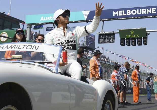 Хамилтон о Ферарију: Не знам који је њихов проблем