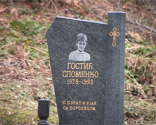 СЕЋАЊЕ НА НАЈМЛАЂЕГ БОРЦА ВРС: Нови споменик за Споменка Гостића
