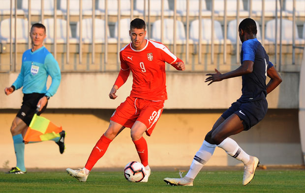 РЕМИ ОРЛИЋА НА СТАРТУ: Омладинци Србије нерешено са Украјином