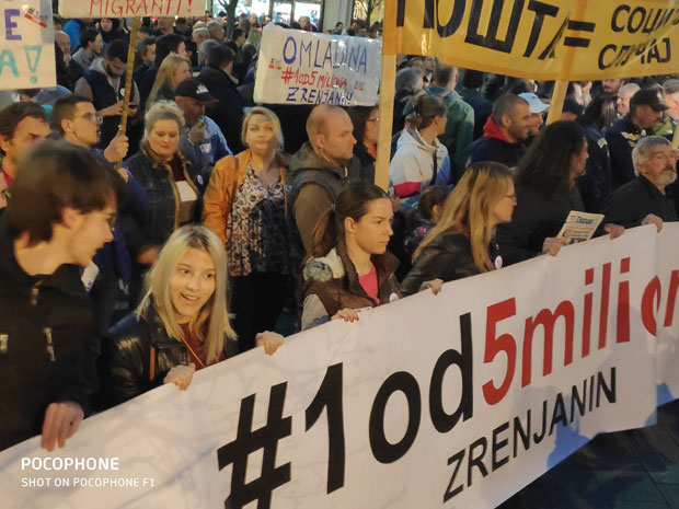 ШЕТЊА И ПОДРШКА МИЊИ И МИЉАНУ: Протестни скуп Један од пет милиона у Зрењанину