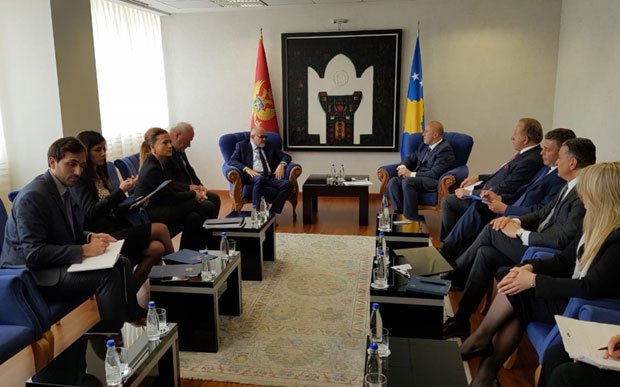 ЦРНОГОРСКИ ШЕФ ДИПЛОМАТИЈЕ У ПРИШТИНИ: С пажњом пратимо и подржавамо дијалог Косова и Србије