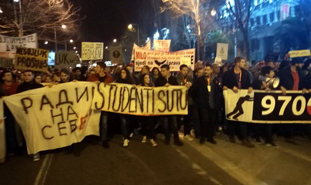 ОРГАНИЗАТОРИ ГРАЂАНСКИХ ПРОТЕСТА У ПОДГОРИЦИ ПОРУЧИЛИ: Чекамо оставке