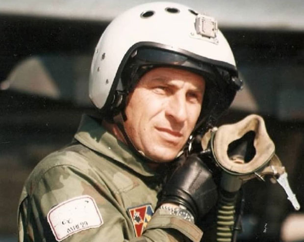 Пилоти први у одбрани земље