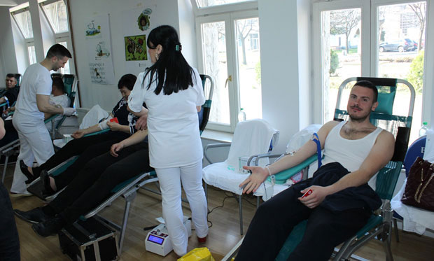 ДОБРОВОЉНО ДАВАЊЕ КРВИ У УГЉЕВИКУ: 200 боца од срца