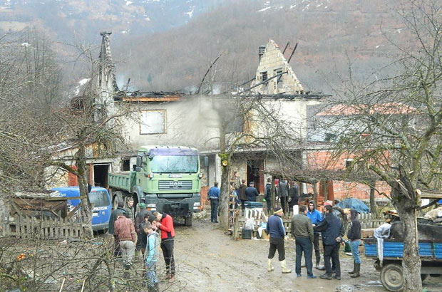 Будва: Граде кућу за седморо деце