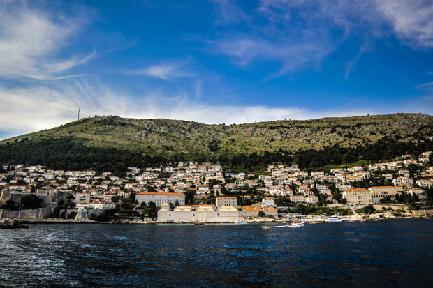 Американац претучен у Херцег Новом; Полиција идентификовала нападаче