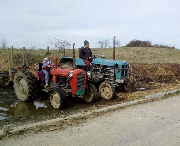 НЕЋЕ БИТИ ПРЕРЕГИСТРАЦИЈЕ: Тракторима продужен живот