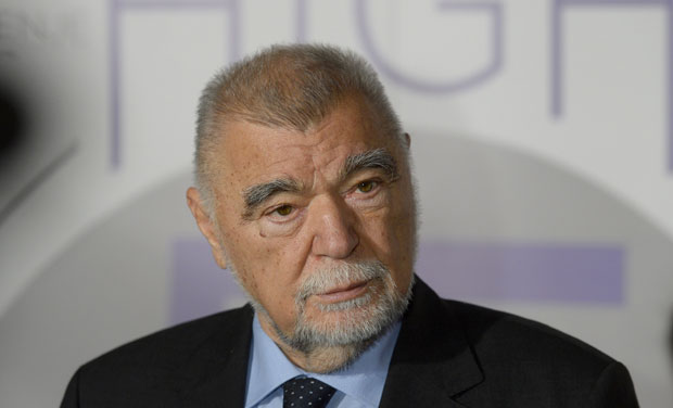 Месић: Размишљам о кандидатури, разне групе ме обилазе