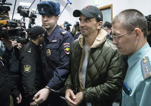 УКРАДЕНЕ МИЛИЈАРДЕ РУБАЉА: Дуги прсти ухапшеног бившег министра Михаила Абизова