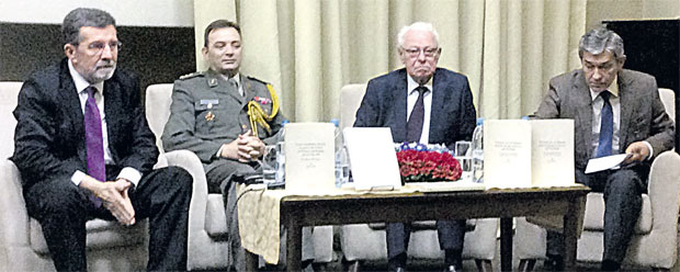 У МОСКВИ СКУП ПОВОДОМ 20 ГОДИНА ОД НАТО АГРЕСИЈЕ: На Србима вежбали хибридни рат