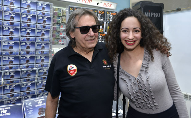 ПОПОВ ПОВРАТАК ПРВОЈ ЉУБАВИ: Тихомир Асановић промовисао двоструки диск