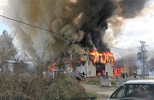 ПОЖАР КОД БАЊАЛУКЕ: Ватра прогутала пола милиона