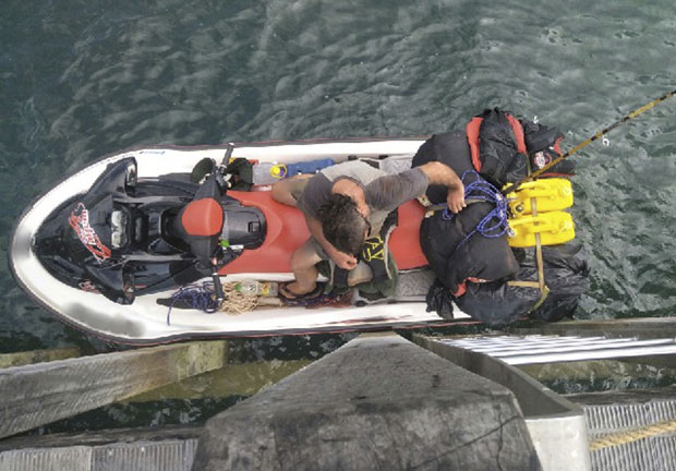 Покушао да побегне из Аустралије наоружан самострелом