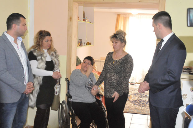 ПОМОЋ САМОХРАНОЈ МАЈЦИ: Радост у 46 квадрата