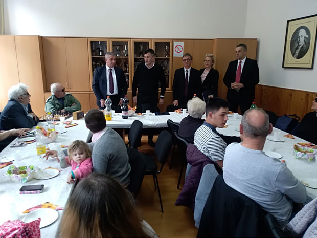 Суботица: Тактилне табле на улазу у Градску кућу и зграду ПИО фонда