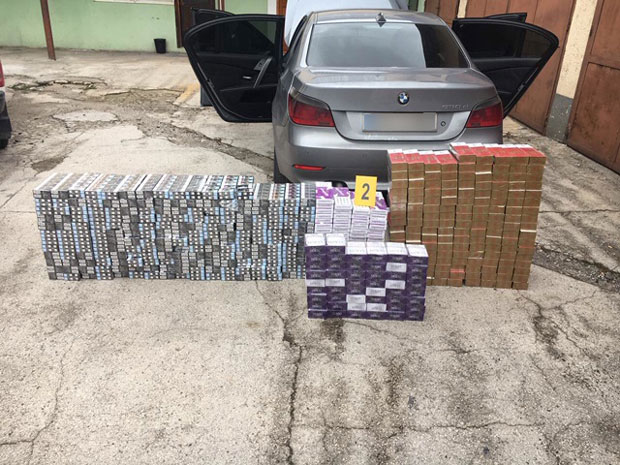 „ПАД“ НА ВЕЛИКО: Одузете велике количине цигарета код фоче (ФОТО)