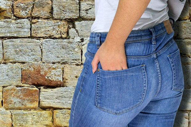 НЕМА ЕКСПЕРИМЕНТИСАЊА: 5 ствари које свака жена мора да зна о фармеркама после 30. године