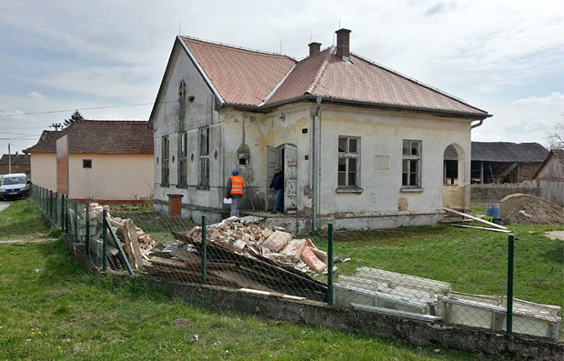КОД ЛЕКАРА И ТРИПУТ СЕДМИЧНО: Почела обнова сеоске амбуланте у Раденковићу код Мачванске Митровице