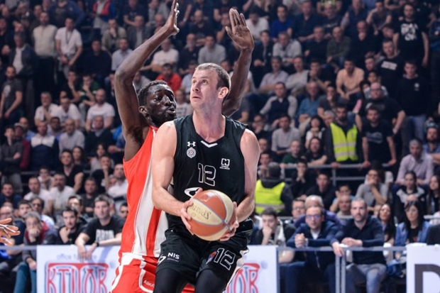 КРАЈ: Партизан-Црвена звезда 70:67