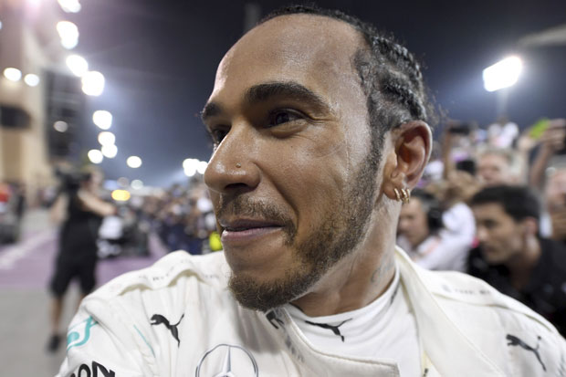 Хамилтон: Имали смо среће, жао ми је Леклера