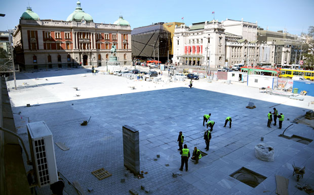 Поплочавање Трга републике скоро готово!