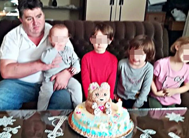 ЛЕПЕ ВЕСТИ ИЗ ПАГА: Најтеже повређена девојчица се пробудила и свесна је
