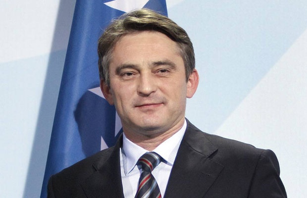 КРИВ ЈЕ ЗА МНОГО ТОГА: Спаљена лутка са ликом Жељка Комшића 