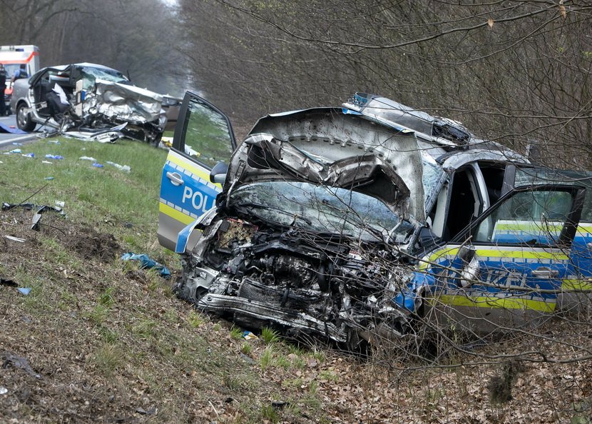 СТРАВИЧНА НЕСРЕЋА:  Троје мртвих у паду авиона, а полицајци који су кренули на место несреће страдали у удесу; Међу погинулима најбогатија Рускиња