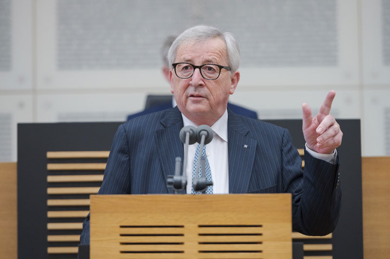 Јункер: Време је да британски парламент каже шта жели