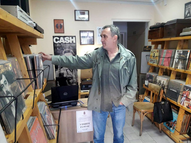 Лонгплејке маме туристе